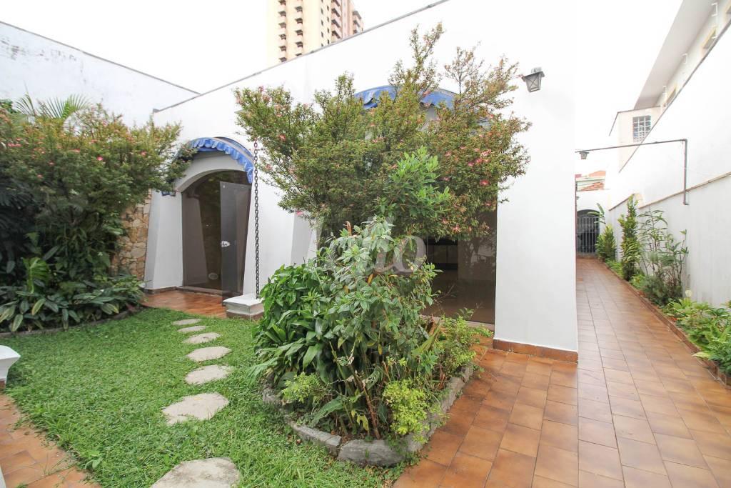 JARDIM FUNDOS de Casa à venda, térrea com 275 m², 4 quartos e 2 vagas em Parque da Vila Prudente - São Paulo