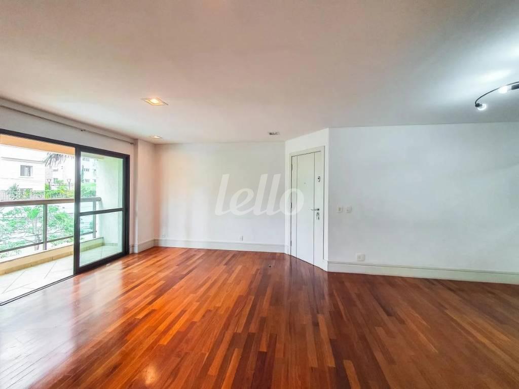 LIVING de Apartamento à venda, Padrão com 110 m², 2 quartos e 2 vagas em Jardim Vila Mariana - São Paulo