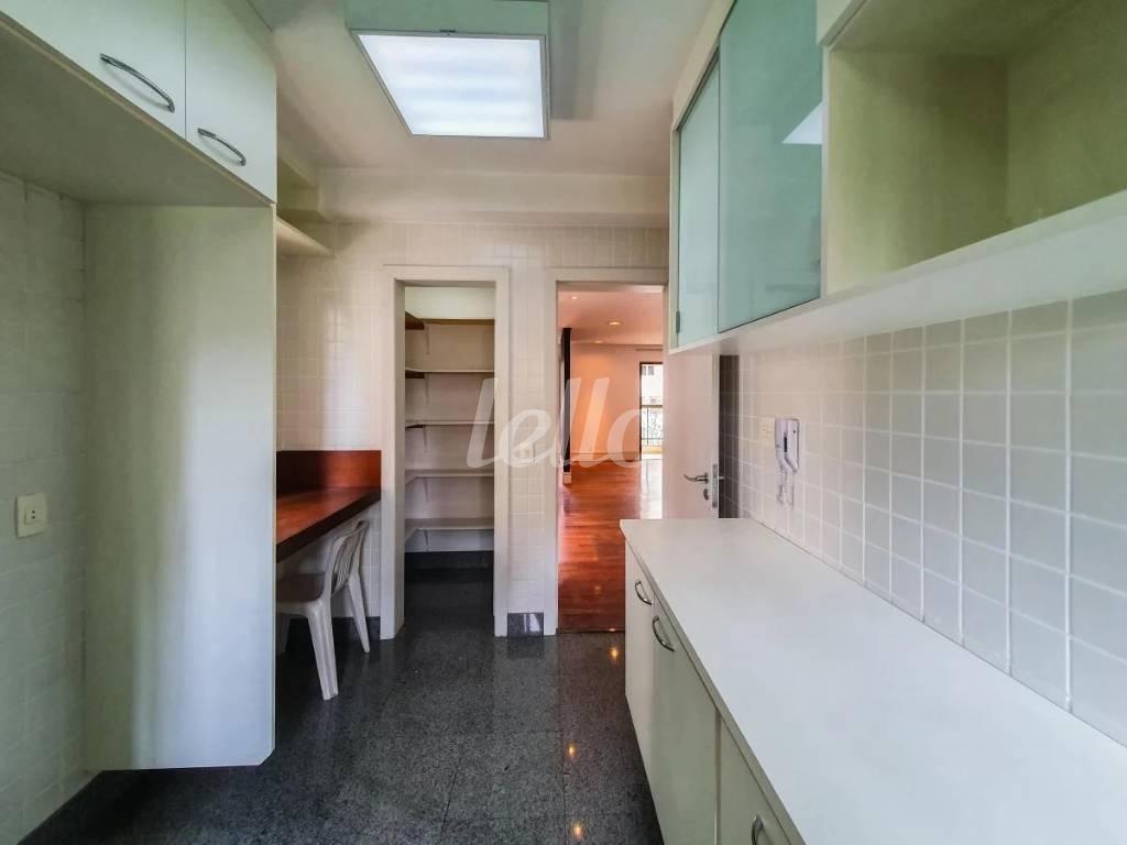 ÁREA DE SERVIÇO de Apartamento à venda, Padrão com 110 m², 2 quartos e 2 vagas em Jardim Vila Mariana - São Paulo