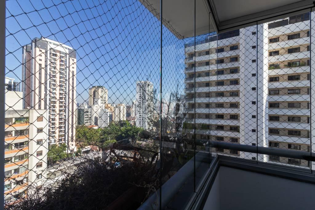VARANDA de Apartamento para alugar, Padrão com 180 m², 4 quartos e 4 vagas em Vila Uberabinha - São Paulo
