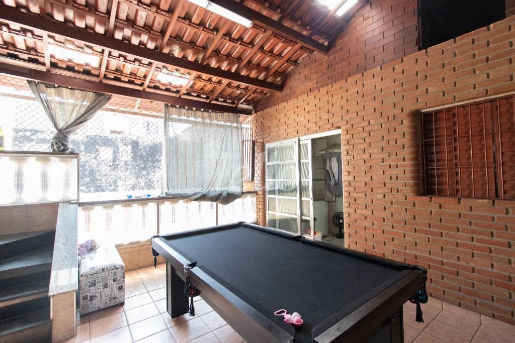 ÁREA COM CHURRASQUEIRA de Casa à venda, assobradada com 81 m², 4 quartos e 3 vagas em Vila Matilde - São Paulo