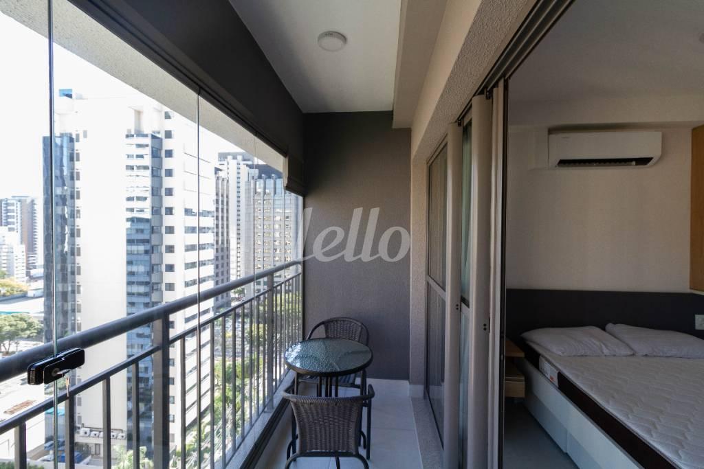 SACADA de Apartamento para alugar, Padrão com 25 m², 1 quarto e em Indianópolis - São Paulo