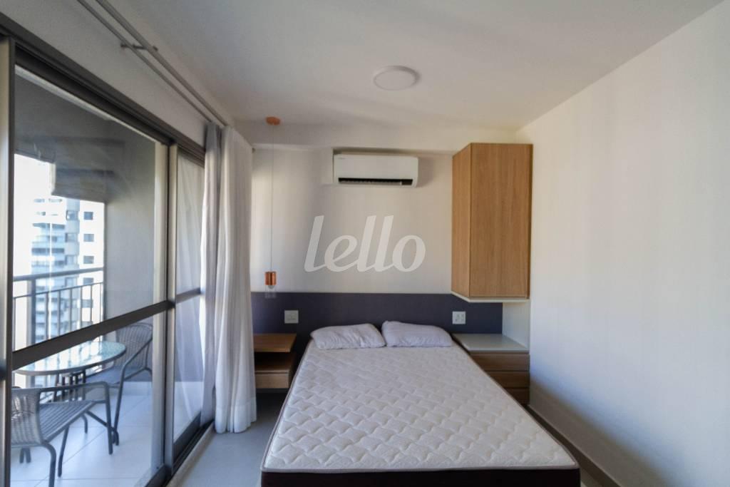 DORMITÓRIO de Apartamento para alugar, Padrão com 25 m², 1 quarto e em Indianópolis - São Paulo