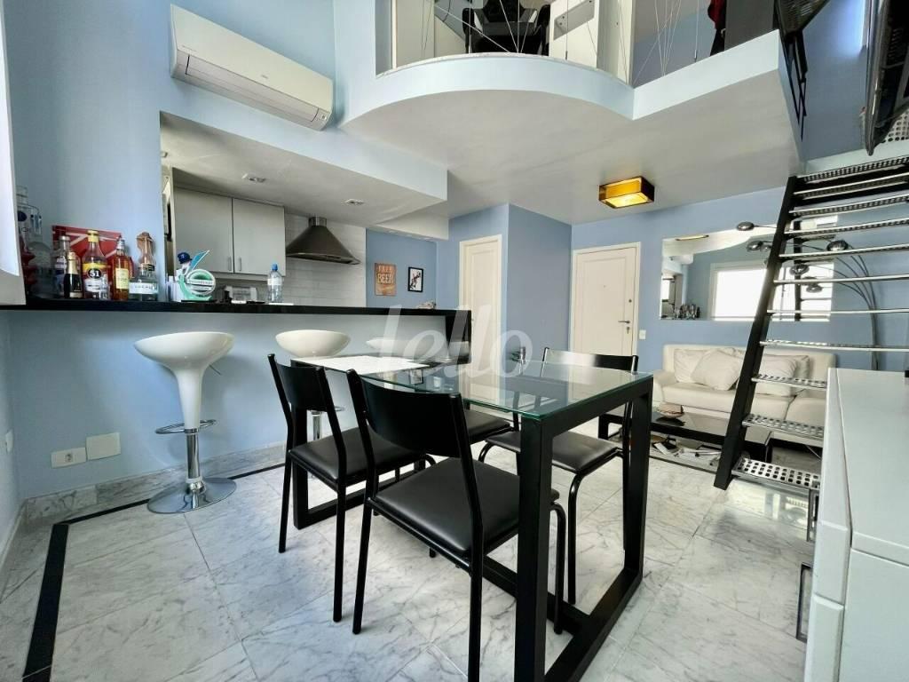 SALA de Apartamento à venda, Duplex com 90 m², 2 quartos e 2 vagas em Itaim Bibi - São Paulo