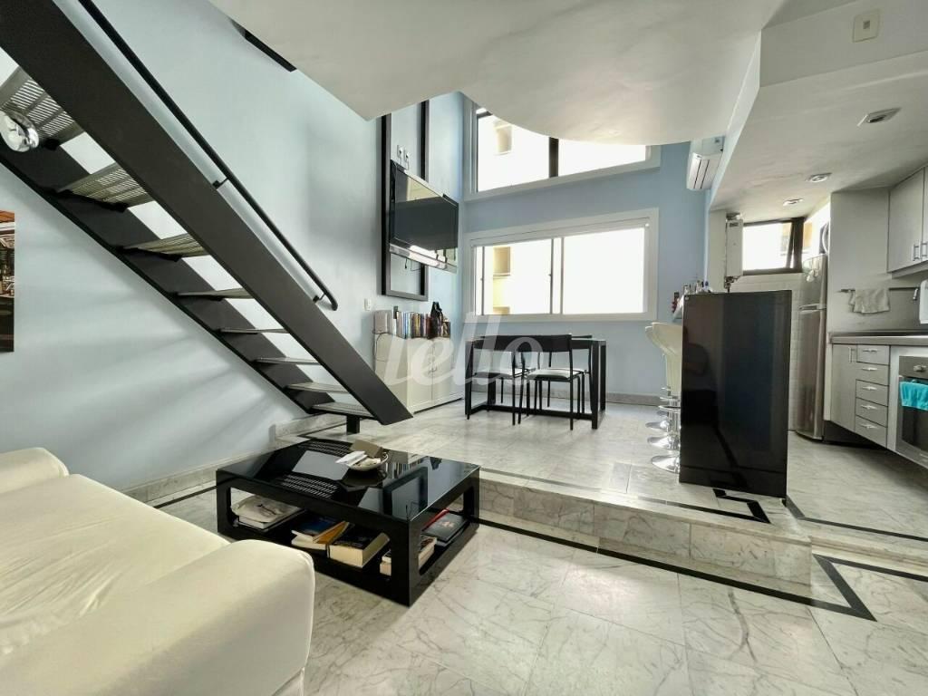 SALA de Apartamento à venda, Duplex com 90 m², 2 quartos e 2 vagas em Itaim Bibi - São Paulo