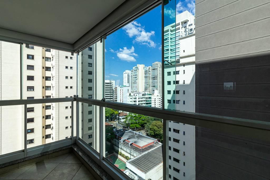 VARANDA de Apartamento para alugar, Padrão com 155 m², 3 quartos e 3 vagas em Campo Belo - São Paulo