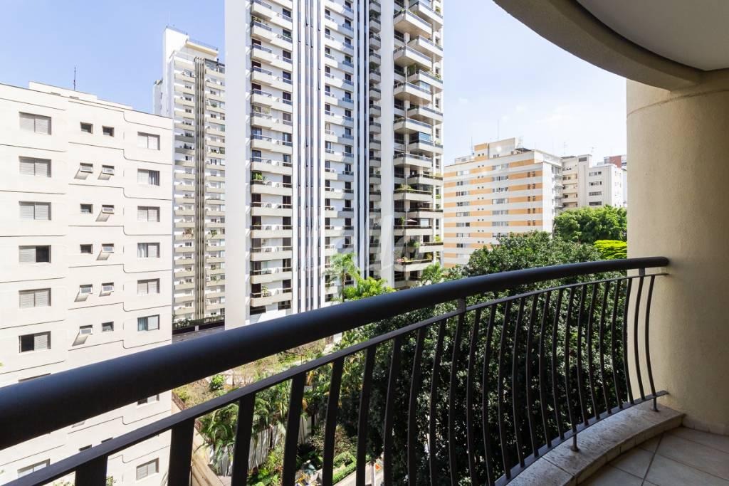 VARANDA de Apartamento à venda, Padrão com 50 m², e 1 vaga em Jardim Paulista - São Paulo