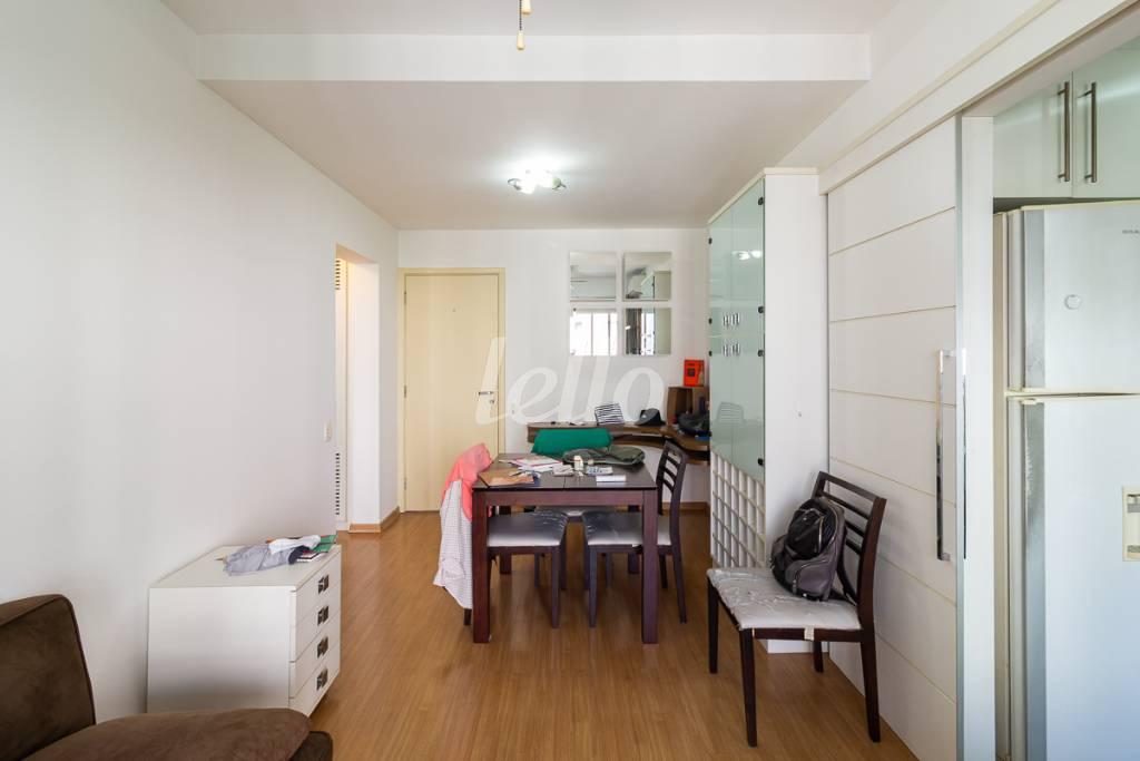 SALA de Apartamento à venda, Padrão com 50 m², e 1 vaga em Jardim Paulista - São Paulo