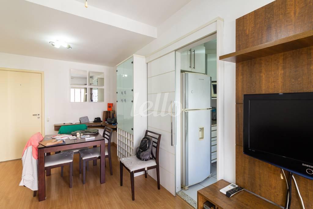 SALA de Apartamento à venda, Padrão com 50 m², e 1 vaga em Jardim Paulista - São Paulo