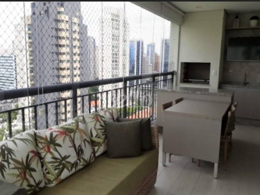 VARANDA de Apartamento à venda, Padrão com 117 m², 4 quartos e 2 vagas em Santo Amaro - São Paulo