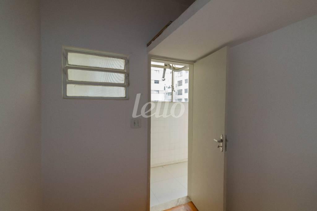 DORMITÓRIO DE SERVIÇO (2) de Apartamento para alugar, Padrão com 190 m², 3 quartos e 1 vaga em Consolação - São Paulo