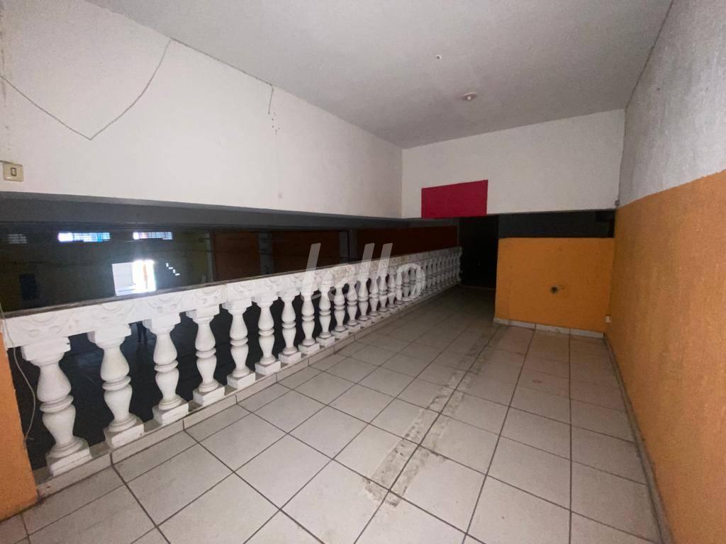 MEZANINO de Salão para alugar, Padrão com 570 m², e em Rudge Ramos - São Bernardo do Campo