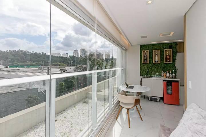 VARANDA de Apartamento à venda, Padrão com 140 m², 3 quartos e 2 vagas em Jardim Caravelas - São Paulo