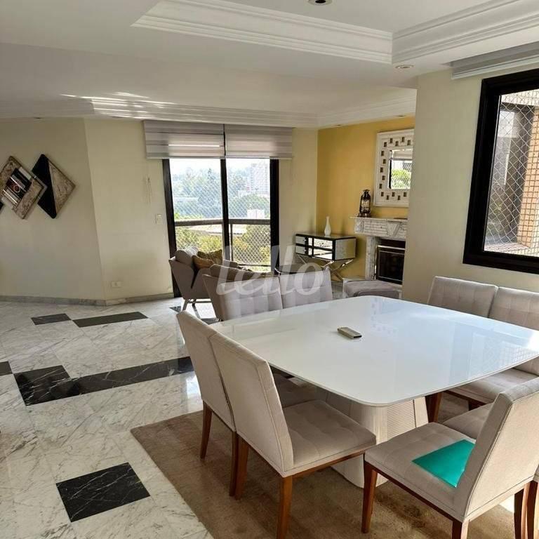 LIVING de Apartamento à venda, Padrão com 170 m², 3 quartos e 3 vagas em Jardim Vila Mariana - São Paulo