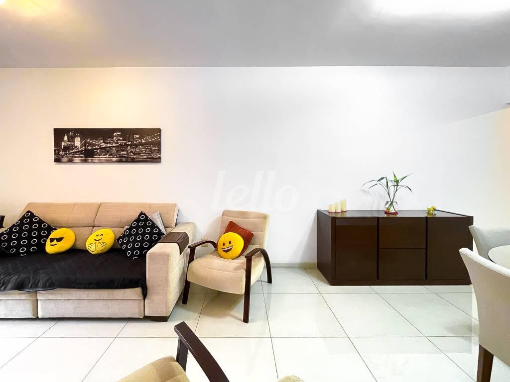 SALA de Apartamento à venda, Padrão com 72 m², 2 quartos e 2 vagas em Bela Vista - São Paulo