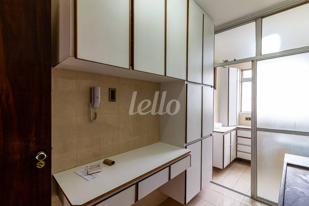 COZINHA de Apartamento para alugar, Padrão com 80 m², 2 quartos e 1 vaga em Campo Belo - São Paulo