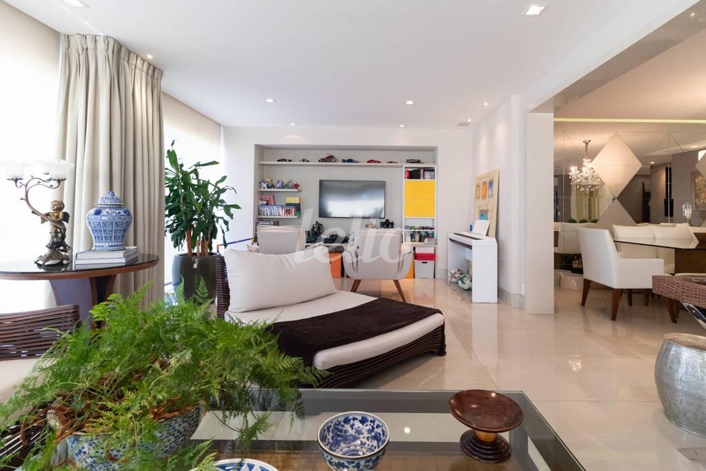 SALA de Apartamento à venda, Padrão com 283 m², 4 quartos e 4 vagas em Parque da Mooca - São Paulo