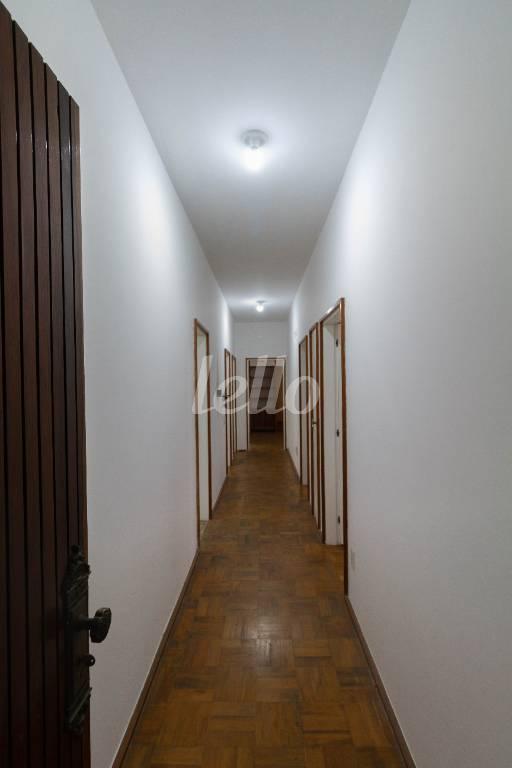 CORREDOR CENTRAL de Apartamento à venda, Padrão com 292 m², 3 quartos e 2 vagas em Bela Vista - São Paulo