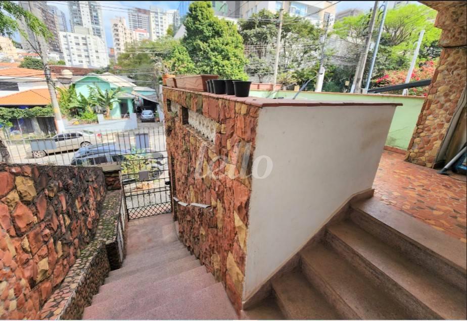 ENTRADA de Casa à venda, sobrado com 260 m², 3 quartos e 3 vagas em Vila Mariana - São Paulo