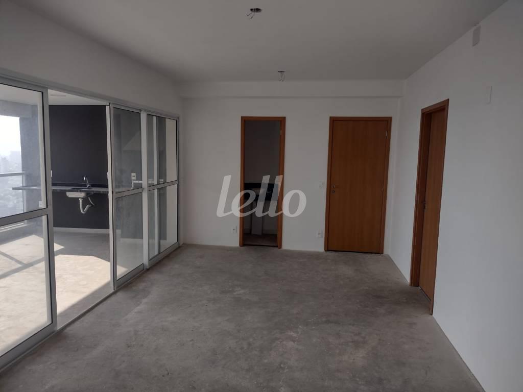 SALA de Apartamento à venda, Padrão com 134 m², 3 quartos e 4 vagas em Vila Bertioga - São Paulo