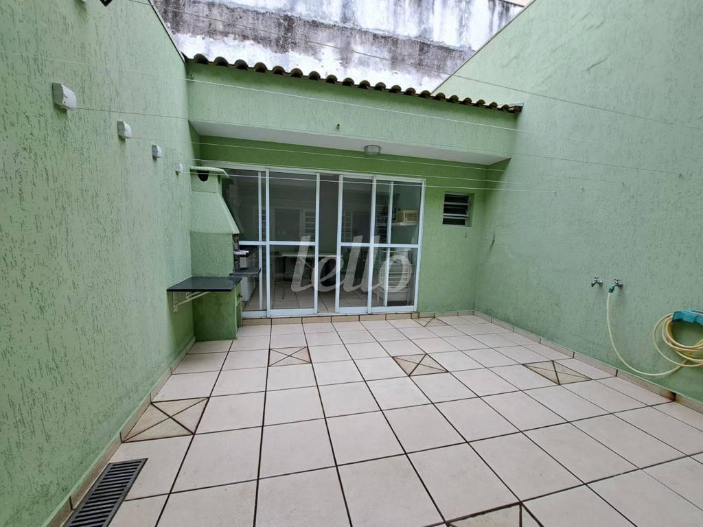 ÁREA EXTERNA de Casa à venda, assobradada com 320 m², 4 quartos e 4 vagas em Vila Alpina - Santo André