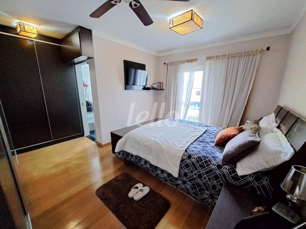 DORMITÓRIO de Casa à venda, assobradada com 320 m², 4 quartos e 4 vagas em Vila Alpina - Santo André