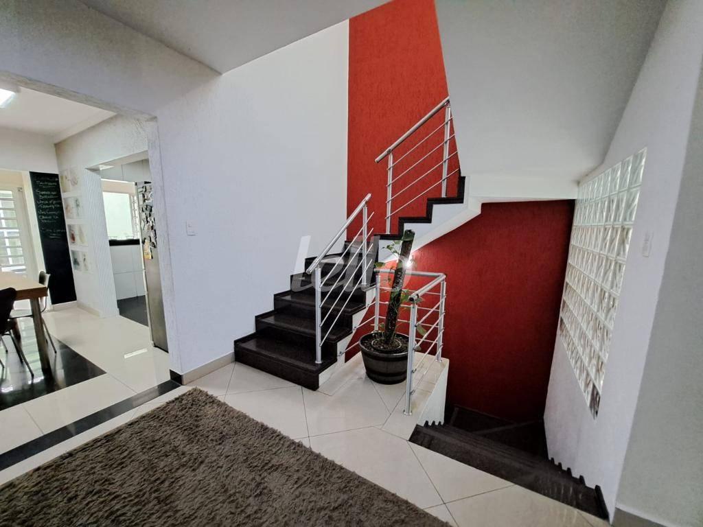 ESCADA de Casa à venda, assobradada com 320 m², 4 quartos e 4 vagas em Vila Alpina - Santo André
