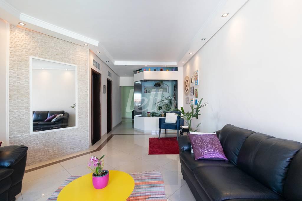 SALA de Casa à venda, térrea com 282 m², 3 quartos e 8 vagas em Vila Matilde - São Paulo