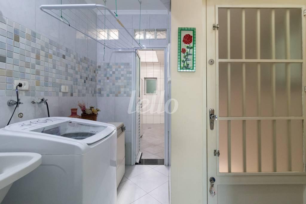 32 - ÁREA DE SERVIÇO de Casa à venda, térrea com 282 m², 3 quartos e 8 vagas em Vila Matilde - São Paulo