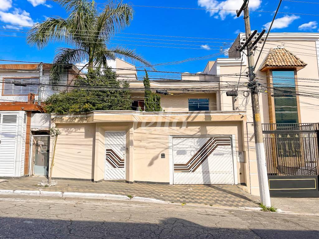 FACHADA de Casa à venda, sobrado com 203 m², 3 quartos e 4 vagas em Vila Aricanduva - São Paulo