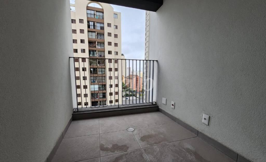 VARANDA de Apartamento à venda, Padrão com 22 m², 1 quarto e em Vila Mariana - São Paulo