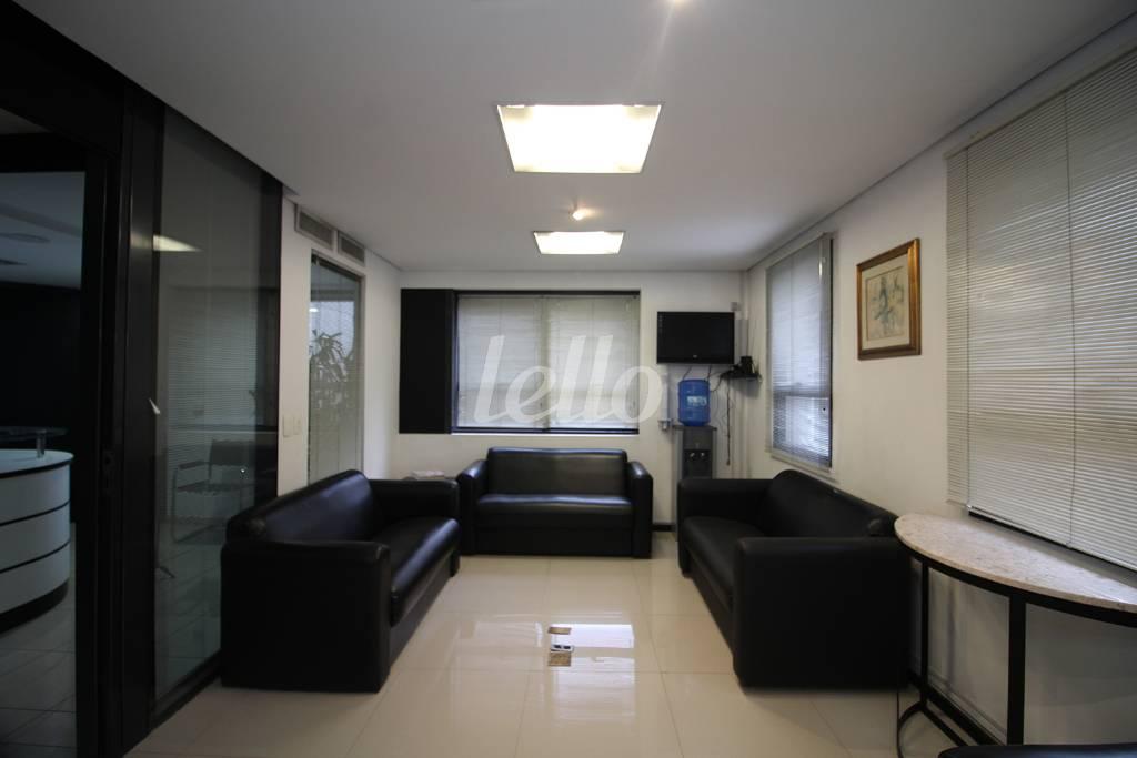 SALA 1 de Sala / Conjunto para alugar, Padrão com 160 m², e 3 vagas em Vila Olímpia - São Paulo
