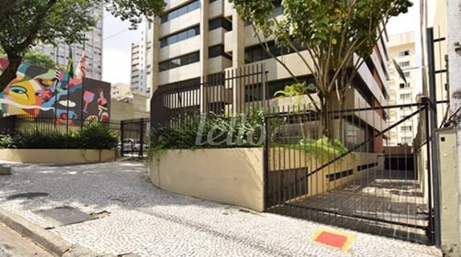 ENTRADA VEICULOS de Prédio Comercial para alugar, Monousuário com 9475 m², e 99 vagas em Consolação - São Paulo