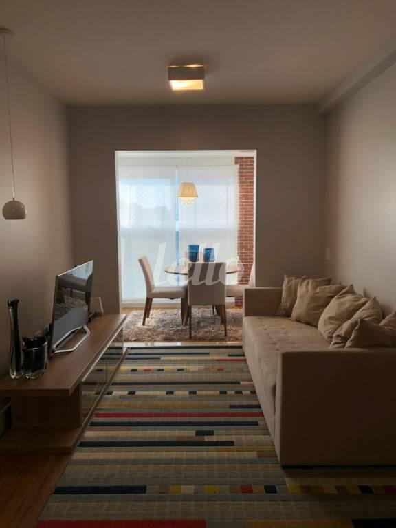 SALA de Apartamento à venda, Padrão com 74 m², 2 quartos e 2 vagas em Campestre - Santo André