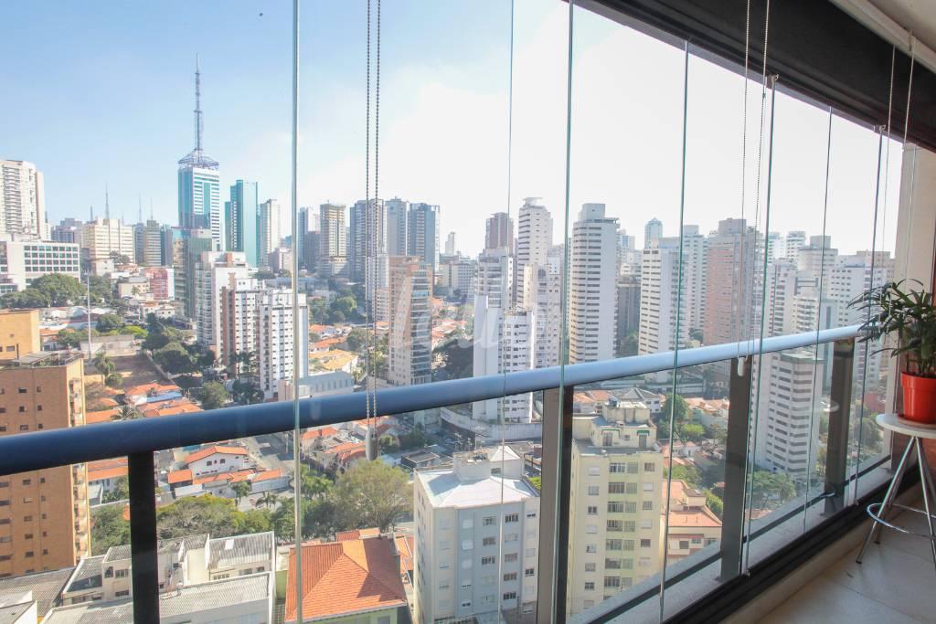 VARANDA de Apartamento à venda, Padrão com 49 m², 1 quarto e 1 vaga em Vila Mariana - São Paulo