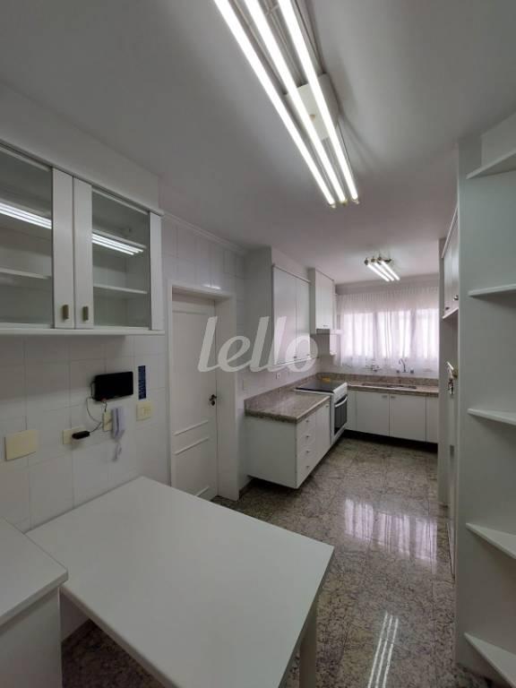 COZINHA de Apartamento à venda, Padrão com 162 m², 4 quartos e 3 vagas em Vila Leopoldina - São Paulo