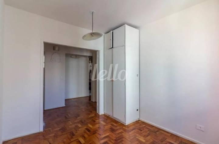 DORMITÓRIO de Apartamento à venda, Padrão com 62 m², 1 quarto e 2 vagas em Bela Vista - São Paulo