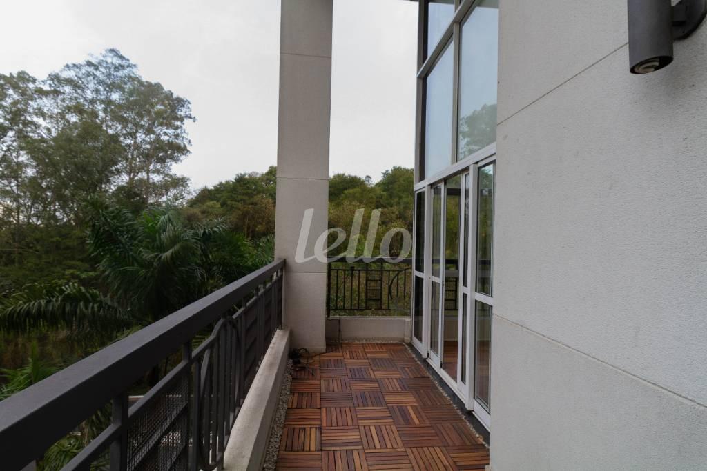 SACADA de Apartamento para alugar, Duplex com 90 m², 1 quarto e 2 vagas em Paraíso do Morumbi - São Paulo