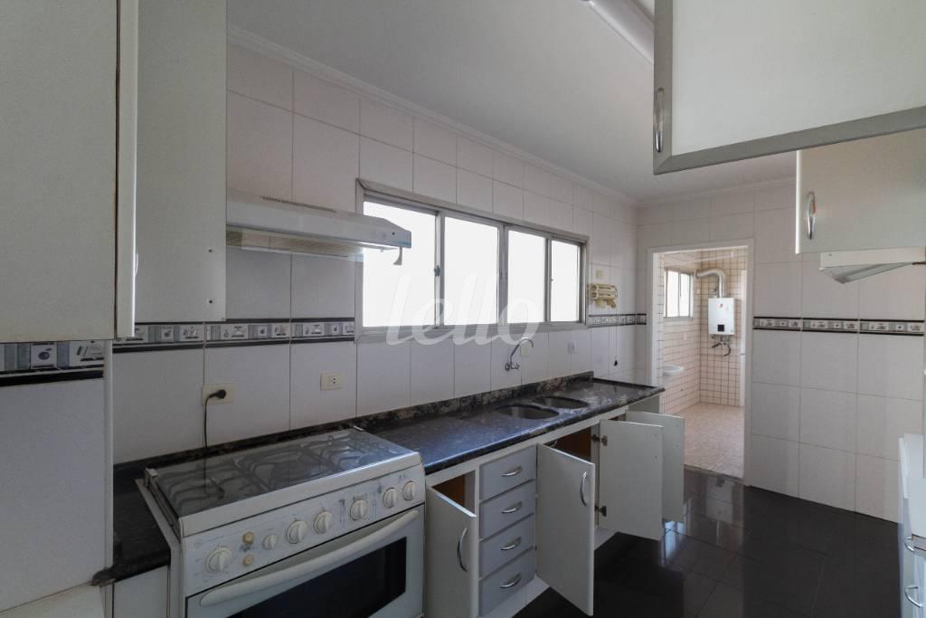 COZINHA de Apartamento para alugar, Padrão com 106 m², 3 quartos e 2 vagas em Vila Suzana - São Paulo