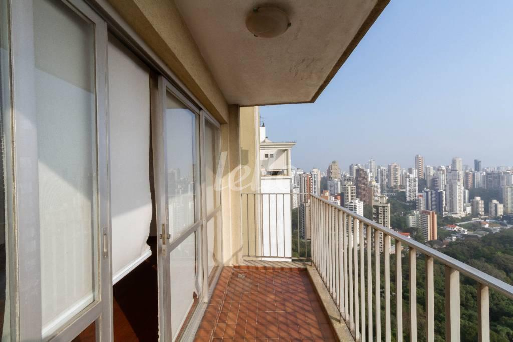 SACADA de Apartamento para alugar, Padrão com 106 m², 3 quartos e 2 vagas em Vila Suzana - São Paulo