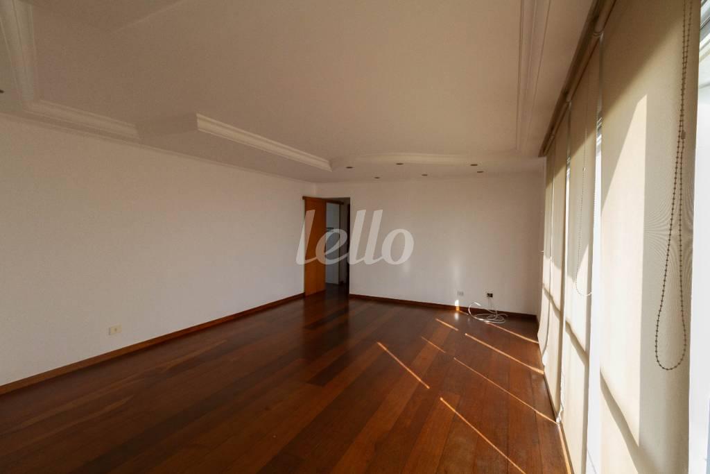 SALA de Apartamento para alugar, Padrão com 106 m², 3 quartos e 2 vagas em Vila Suzana - São Paulo