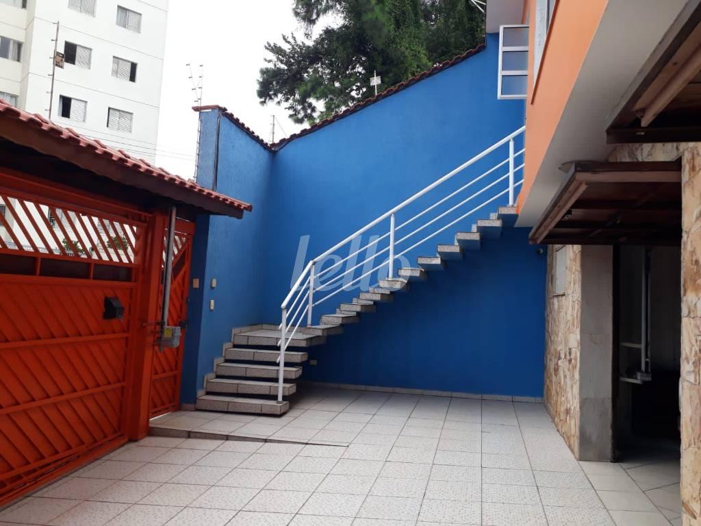 GARAGEM de Casa à venda, assobradada com 486 m², 4 quartos e 6 vagas em Vila Baeta Neves - São Bernardo do Campo