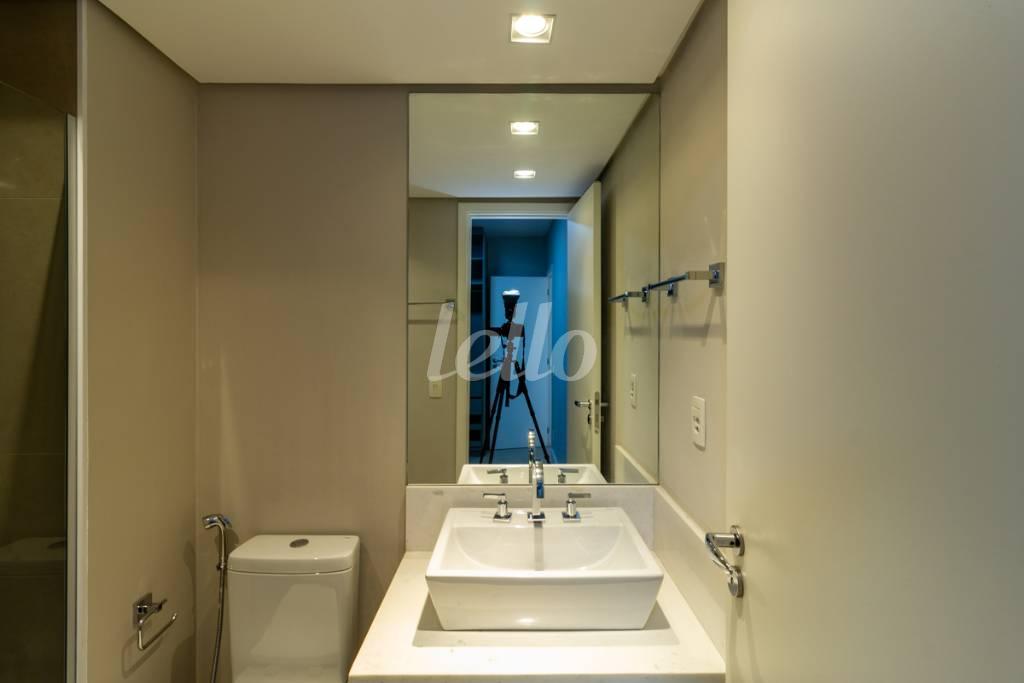 BANHEIRO SUITE 2 de Apartamento para alugar, Padrão com 84 m², 2 quartos e 2 vagas em Brooklin Paulista - São Paulo