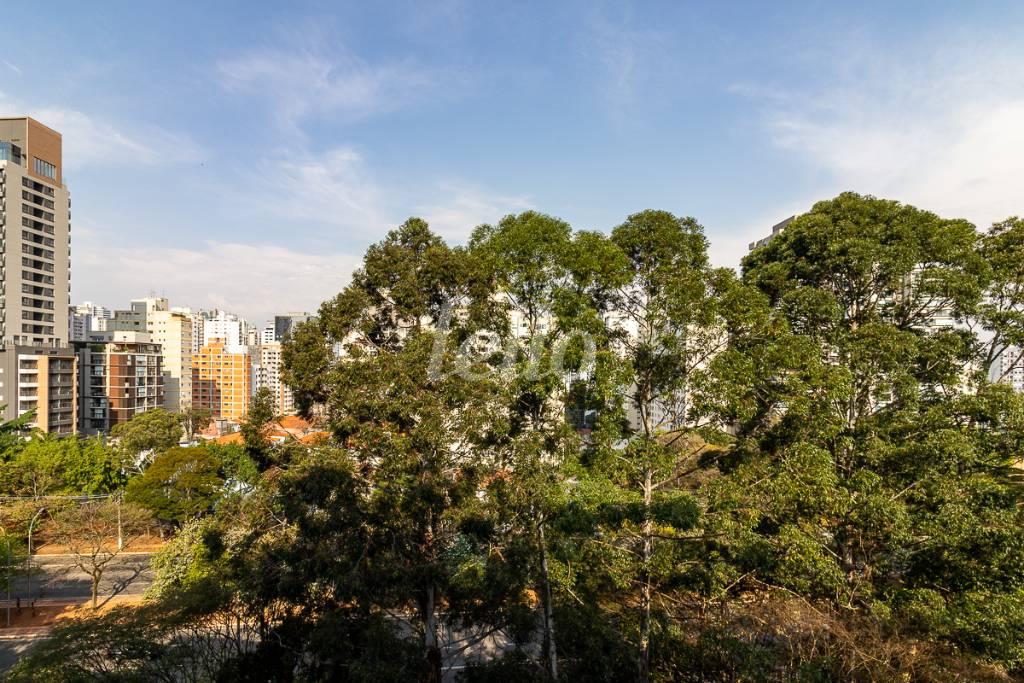 VISTA de Sala / Conjunto à venda, Padrão com 598 m², e 18 vagas em Pinheiros - São Paulo