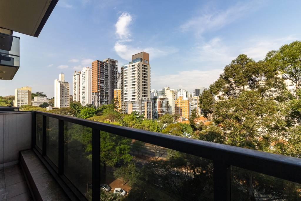 VARANDA de Sala / Conjunto à venda, Padrão com 598 m², e 18 vagas em Pinheiros - São Paulo