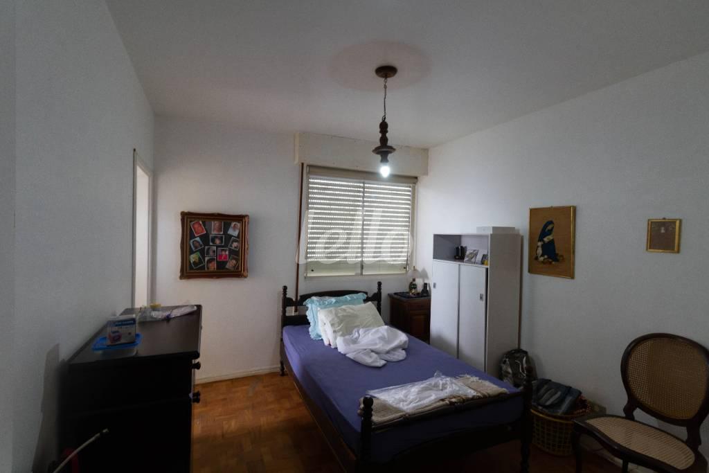 DORMITÓRIO 1 SUÍTE de Apartamento para alugar, Padrão com 138 m², 3 quartos e 1 vaga em Itaim Bibi - São Paulo