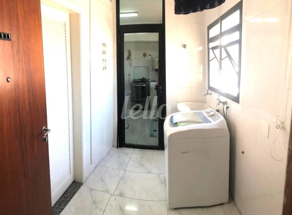 ÁREA DE SERVIÇO de Apartamento à venda, Padrão com 130 m², 4 quartos e 3 vagas em Vila Regente Feijó - São Paulo