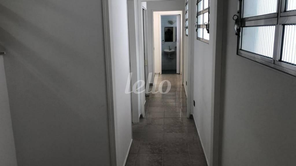 CORREDOR de Casa para alugar, assobradada com 320 m², 3 quartos e 2 vagas em Vila Monte Alegre - São Paulo