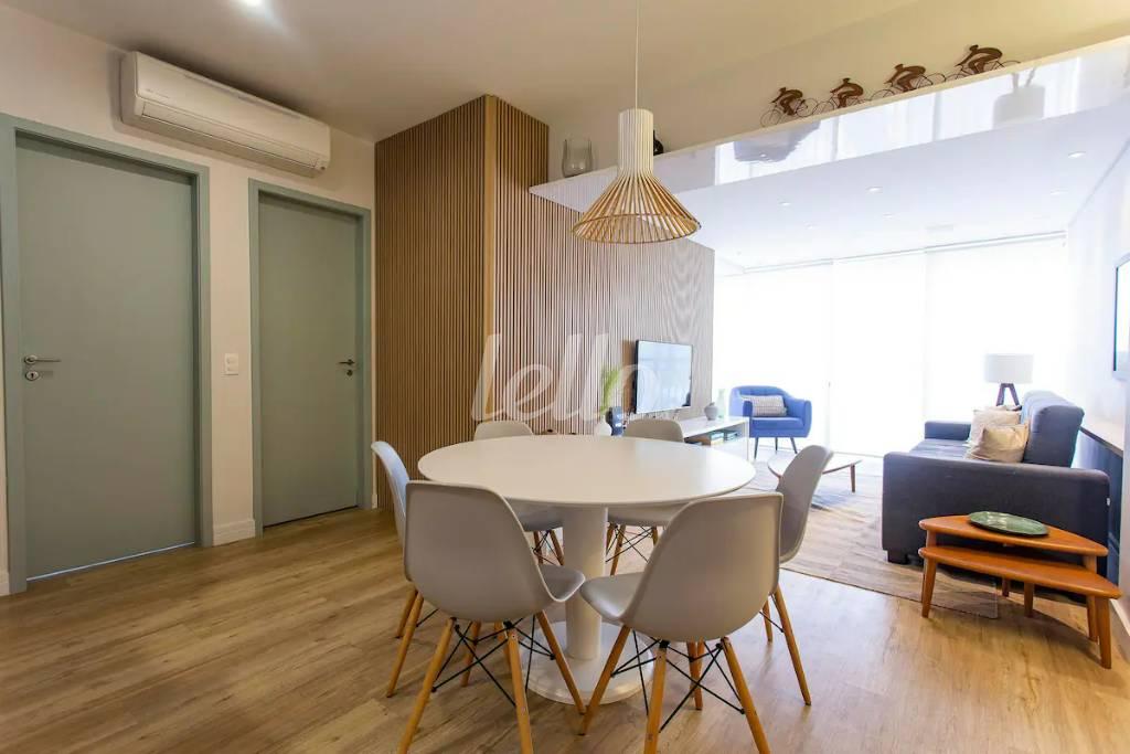 SALA de Apartamento para alugar, Padrão com 81 m², 1 quarto e 2 vagas em Itaim Bibi - São Paulo