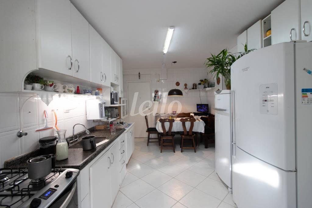 COZINHA de Apartamento à venda, Padrão com 140 m², 3 quartos e 1 vaga em Santana - São Paulo